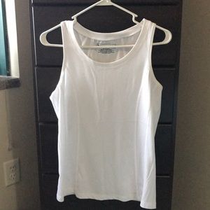 White work out tank top